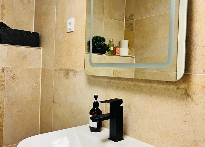 Apartment La *
